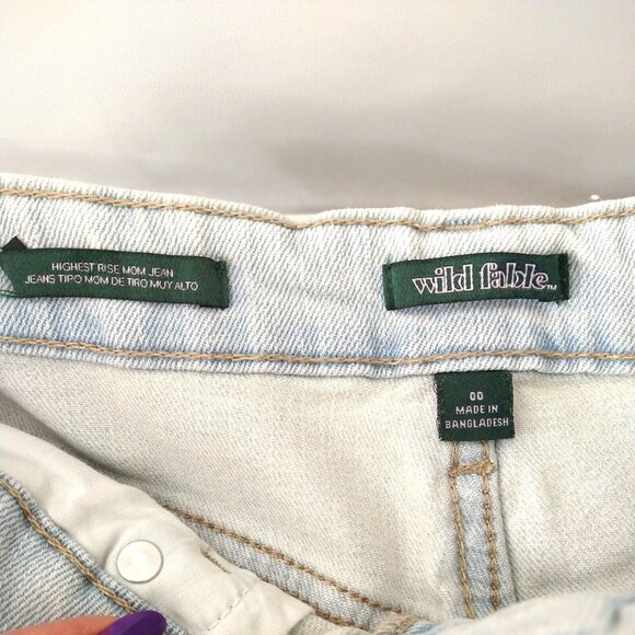 Wild Fable Highest Rise Mom Jean Ripped Jeans Women Size 00 24 Light Acid Wash - Picture 7 of 8